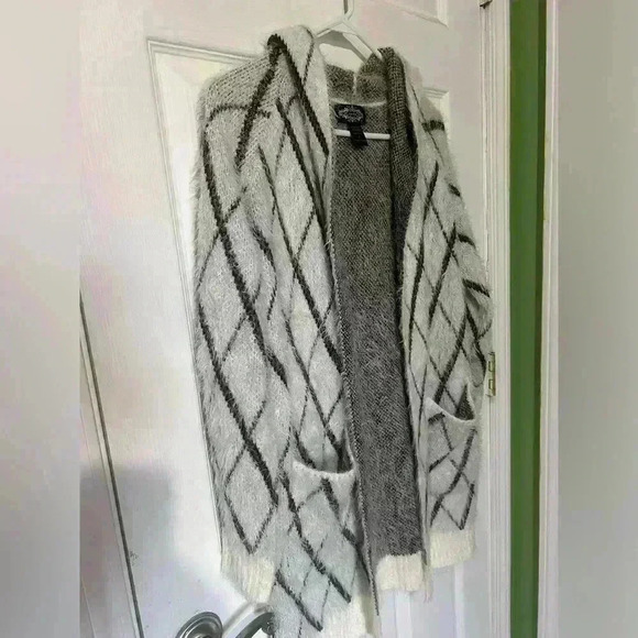 Oliver by Escio sweater hooded cardigan Cream w/black/brown Anthropologie Medium - Picture 2 of 11